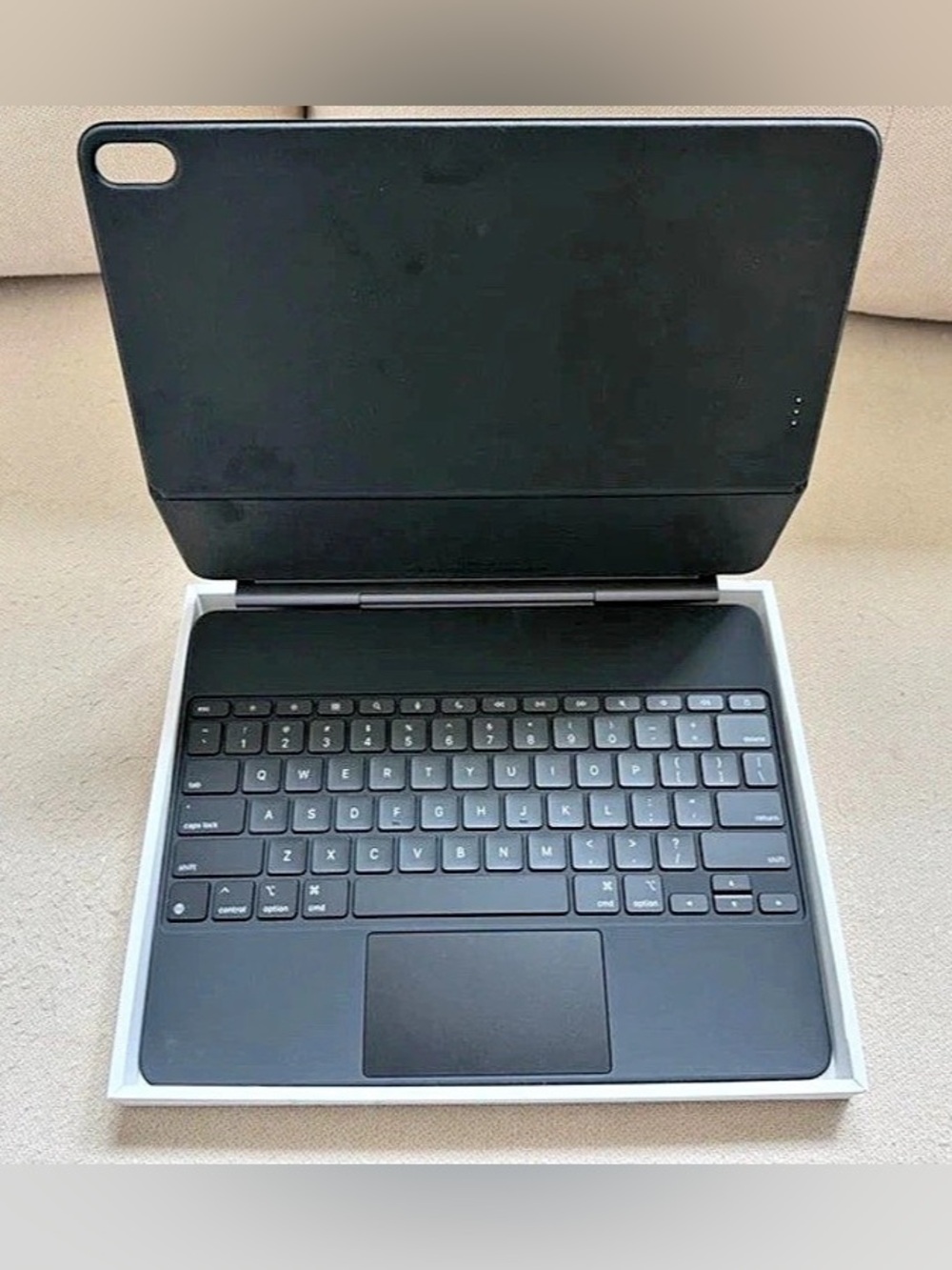 Apple iPad Air 13-inch Magic Keyboard Black Like New